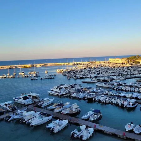 アパート Otrantino オートラント